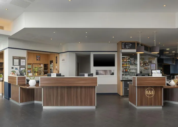 Courtyard By Marriott Toulouse AirportAirport Hotel